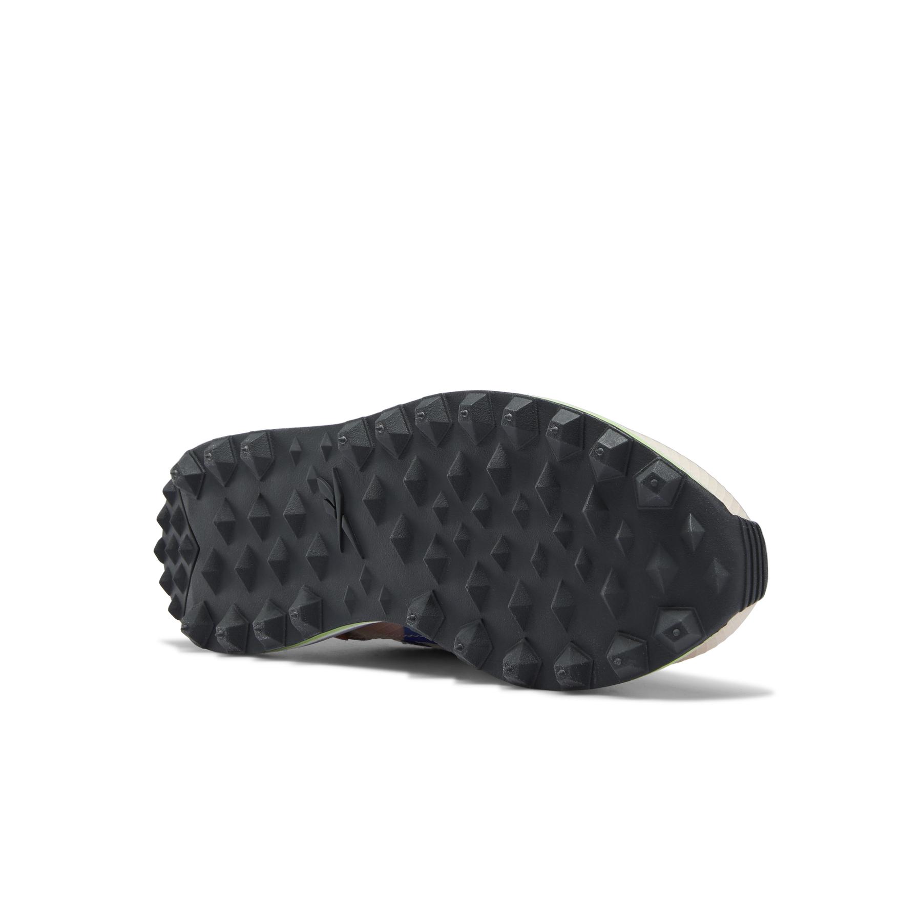 product/r/e/reebok-classics_fy7318_3_footwear_photography_bottom_view_white_000.jpg