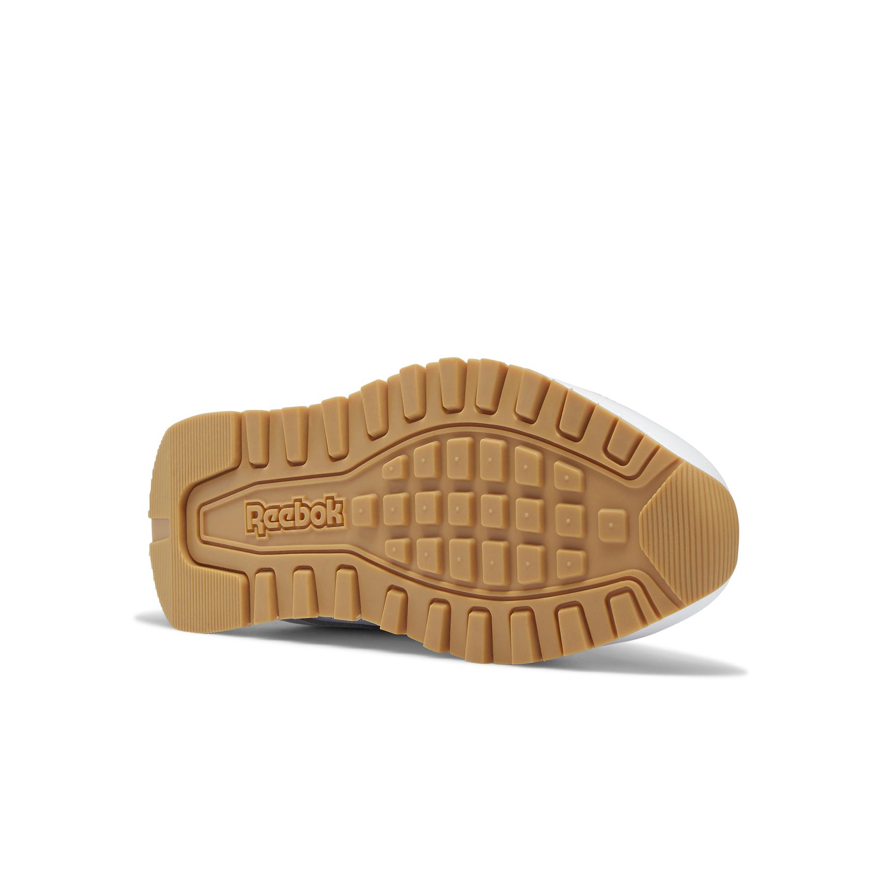 product/r/e/reebok-classics_gv6992_3_footwear_photography_bottom_view_white_000.jpg