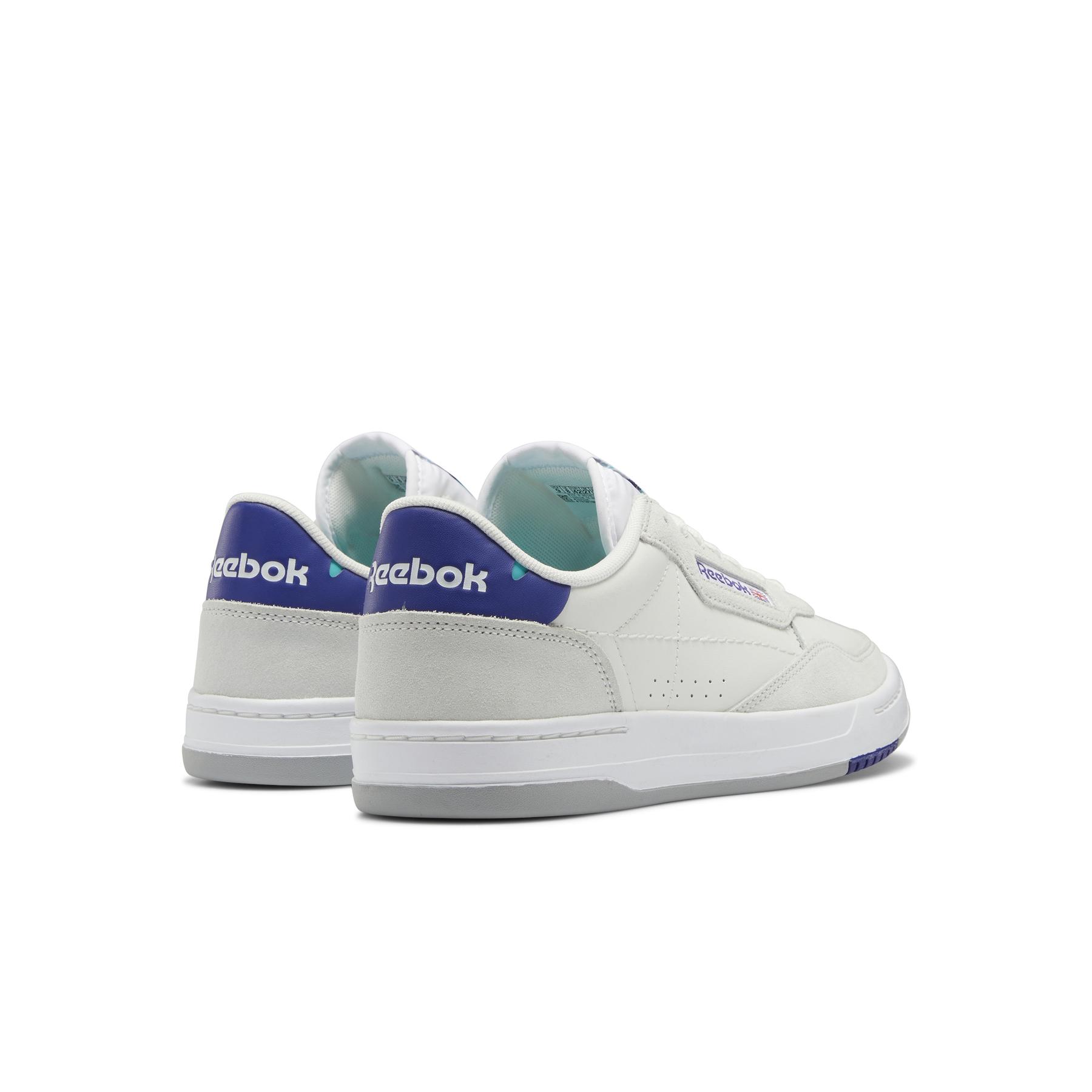 product/r/e/reebok-classics_gy6774_6_footwear_photography_back_lateral_top_view_white_000.jpg