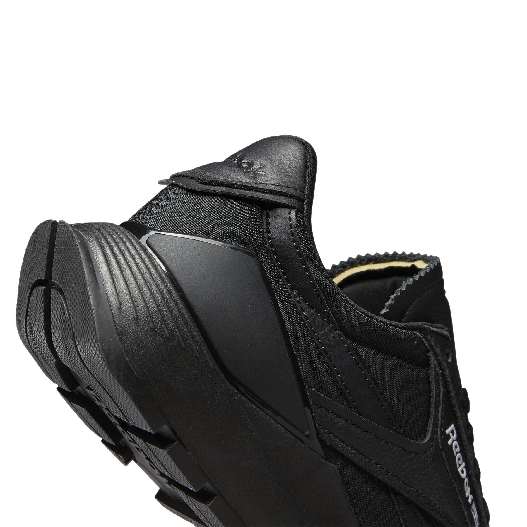 product/r/e/reebok-classics_h68650_8_footwear_photography_detail_view_2_white_000.jpg