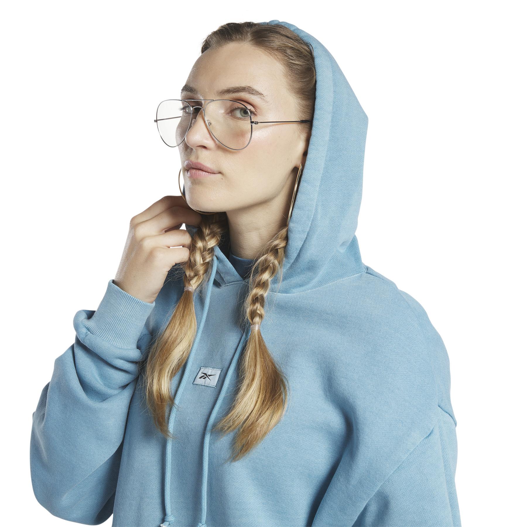 product/r/e/reebok_hs4747_7_apparel_on_model_detail_view_3_white.jpg