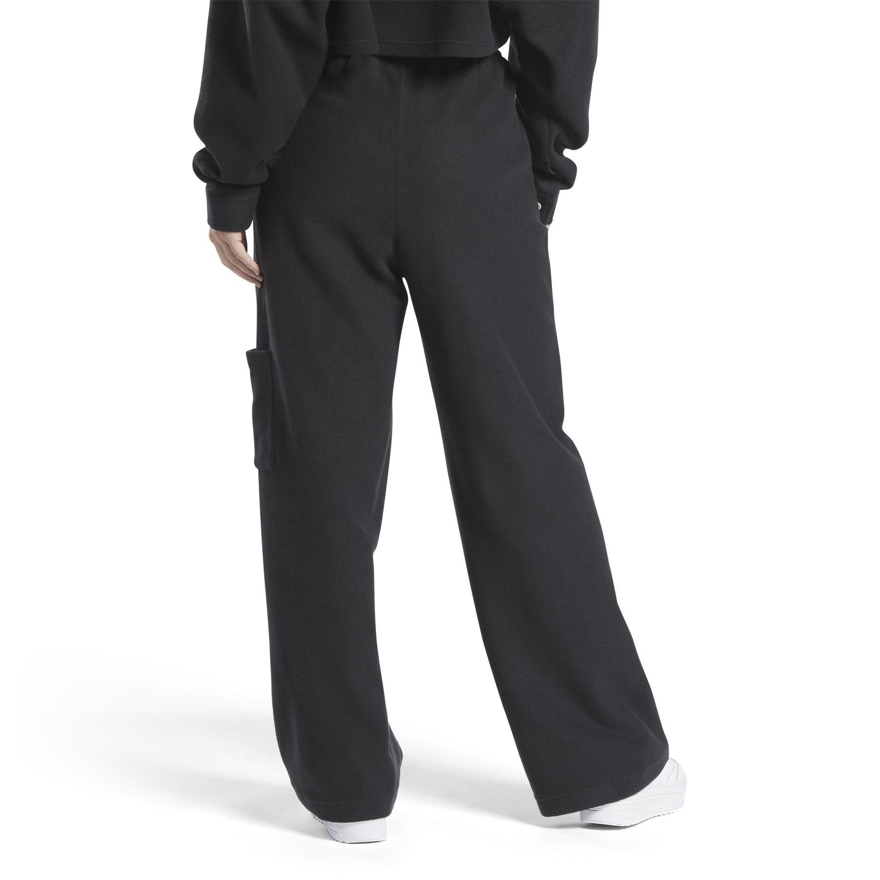 product/r/e/reebok_ht7838_3_apparel_on_model_back_view_white.jpg