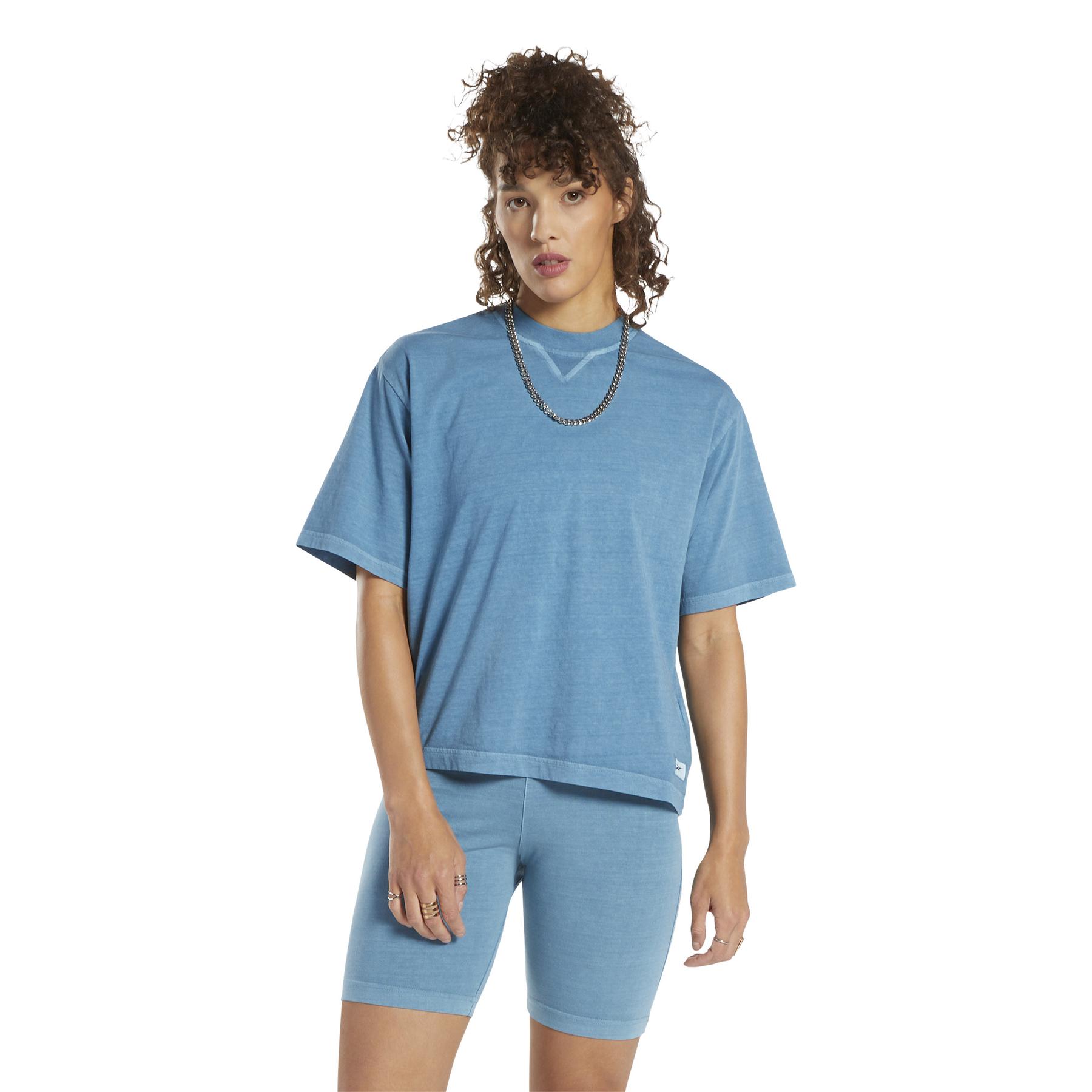 product/r/e/reebok_ht7857_2_apparel_on_model_standard_view_white.jpg