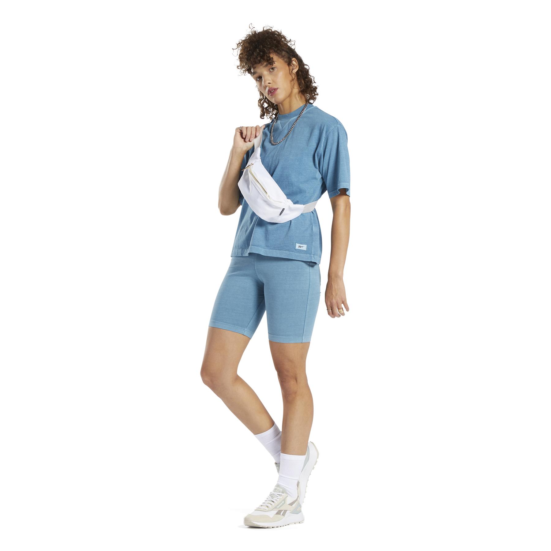 product/r/e/reebok_ht7857_4_apparel_on_model_side_view_white.jpg