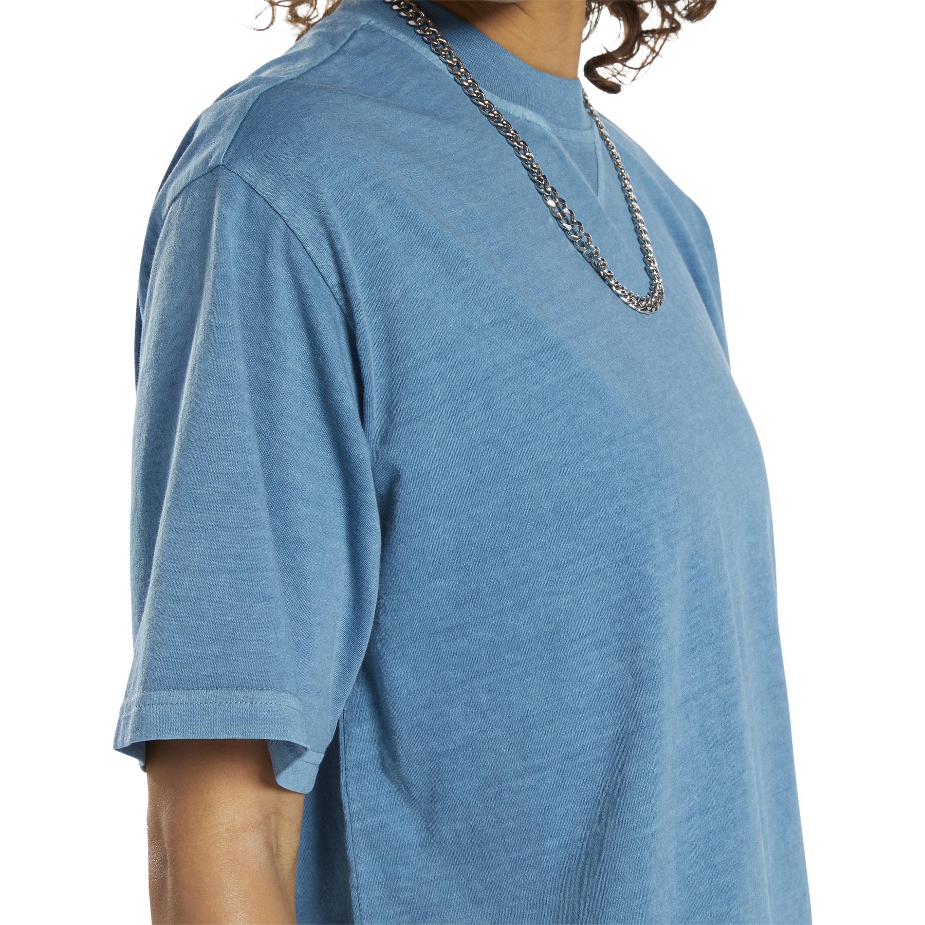 product/r/e/reebok_ht7857_6_apparel_on_model_detail_view_2_white.jpg
