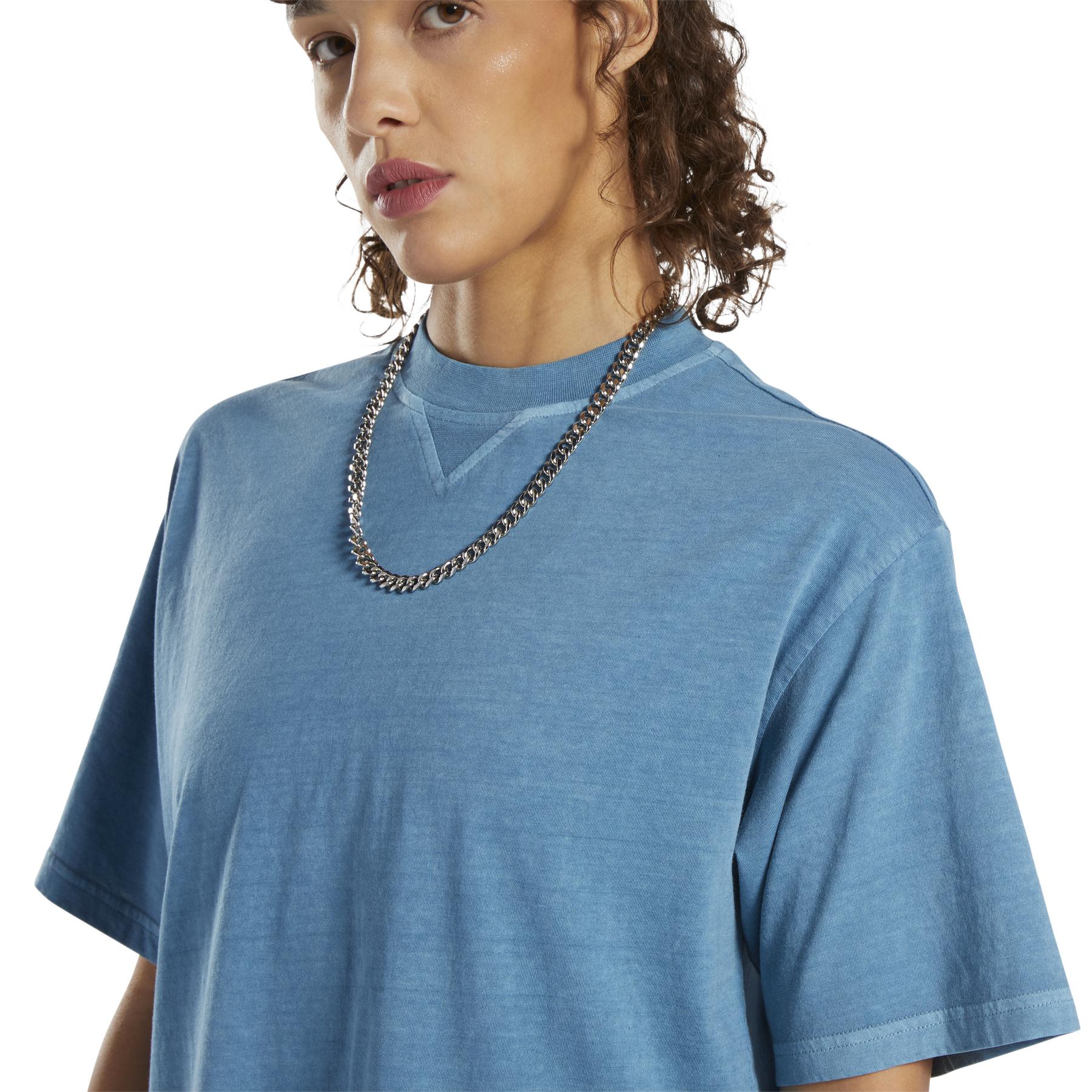 product/r/e/reebok_ht7857_7_apparel_on_model_detail_view_3_white.jpg
