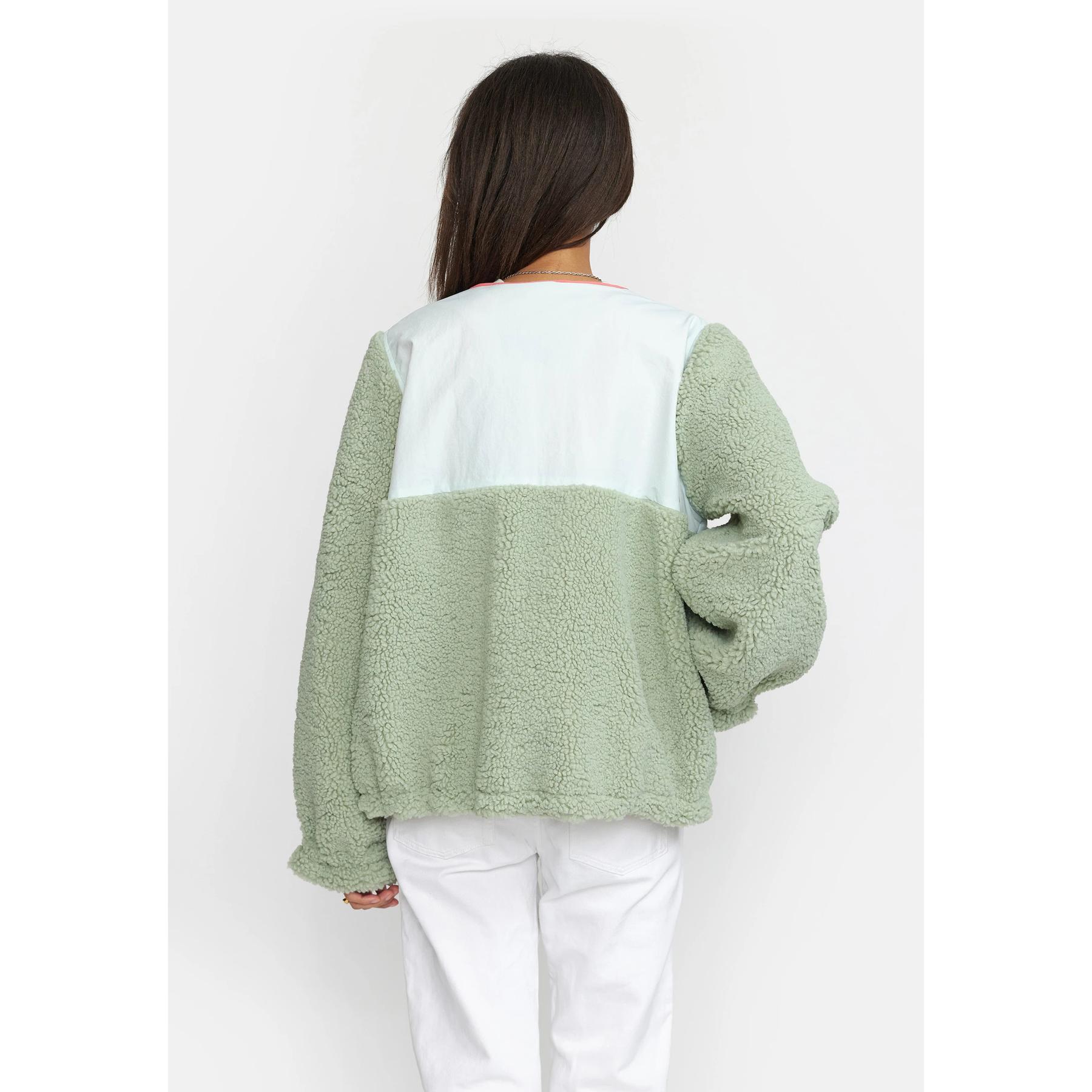product/r/e/revolution_77327-mint_mint_2.jpg