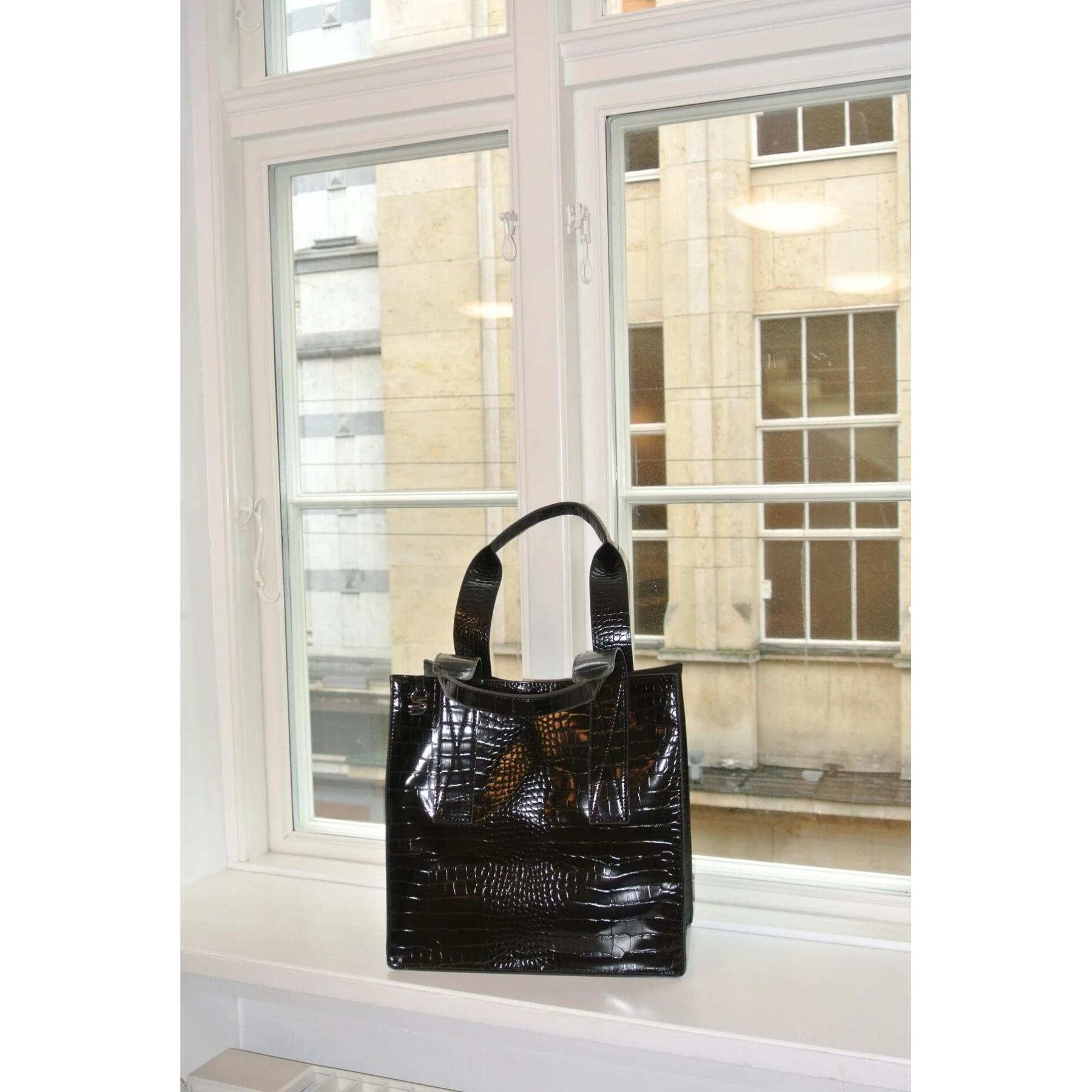 product/s/i/silfen-studio_570553-black_4.jpg