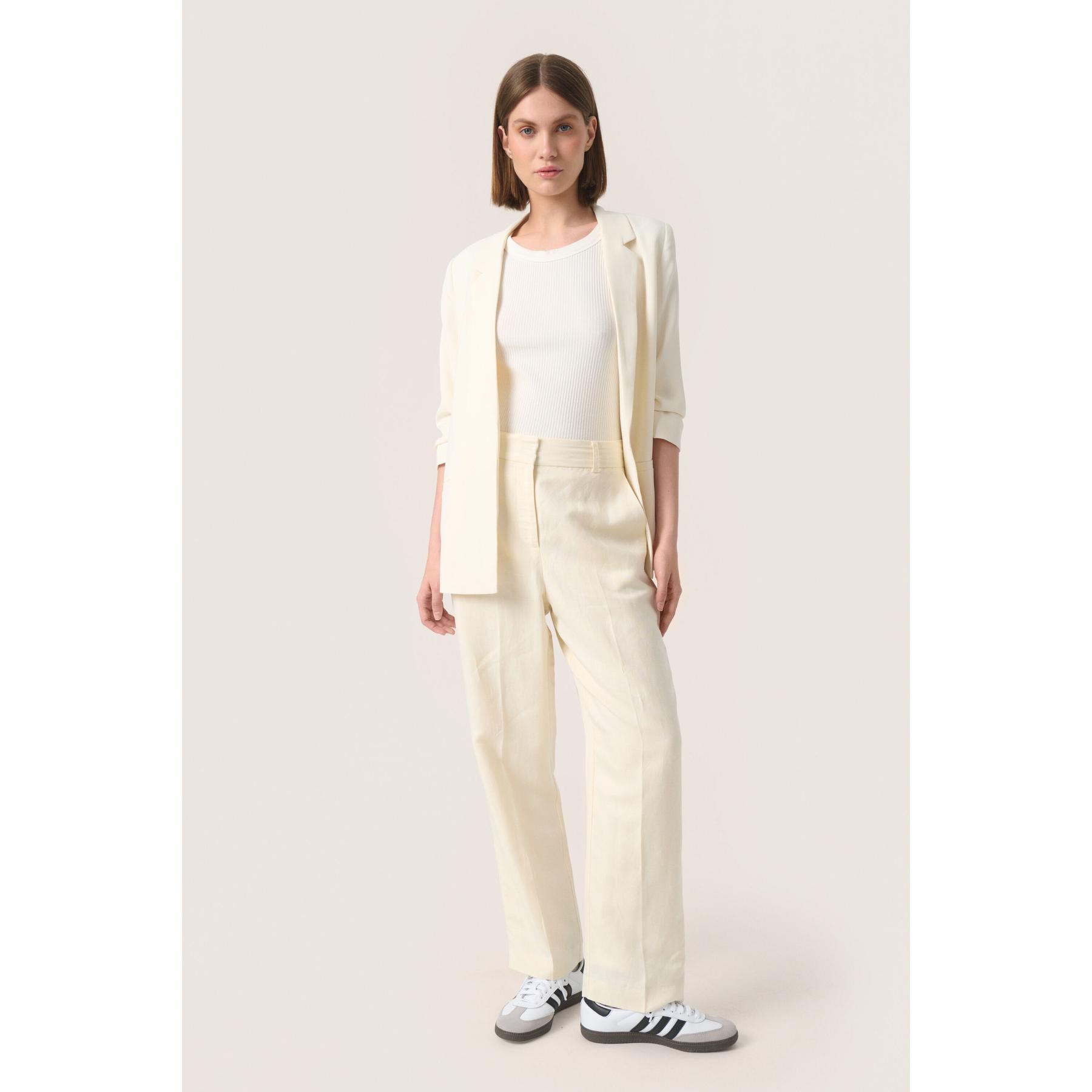 product/s/o/soaked-in-luxury_30403608-110701_8.jpg