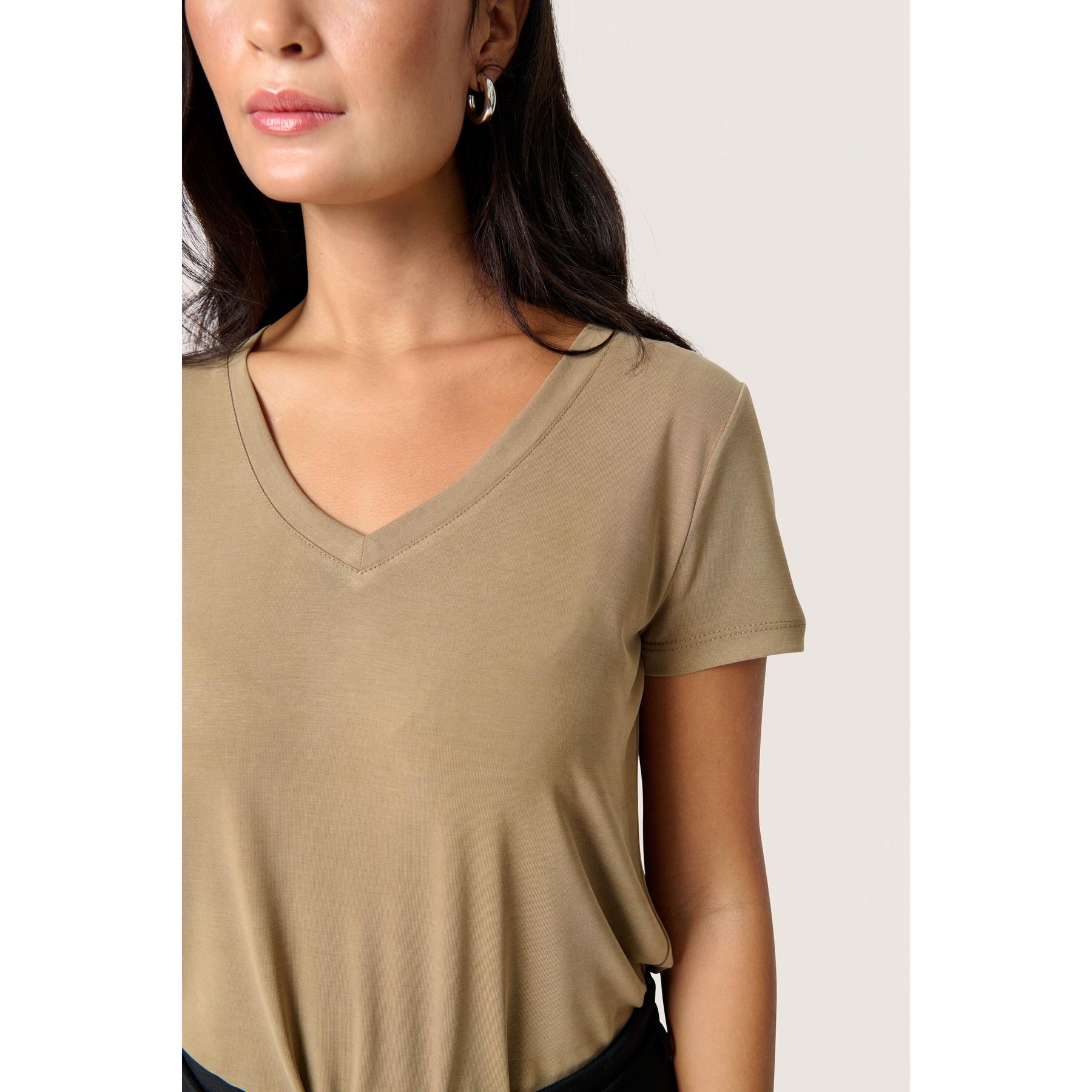 product/s/o/soaked-in-luxury_30404284-171019_0.jpg