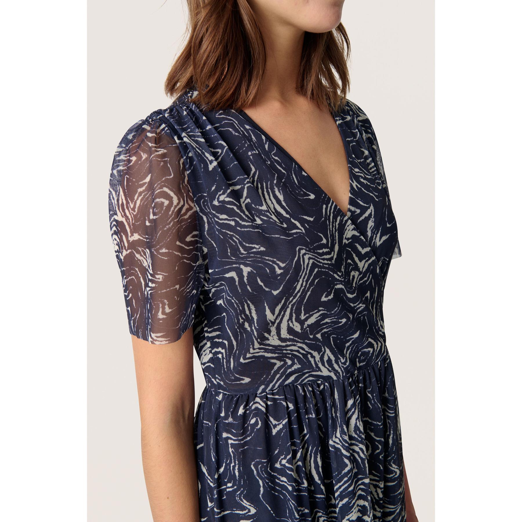 product/s/o/soaked-in-luxury_30404666-303856_3.jpg