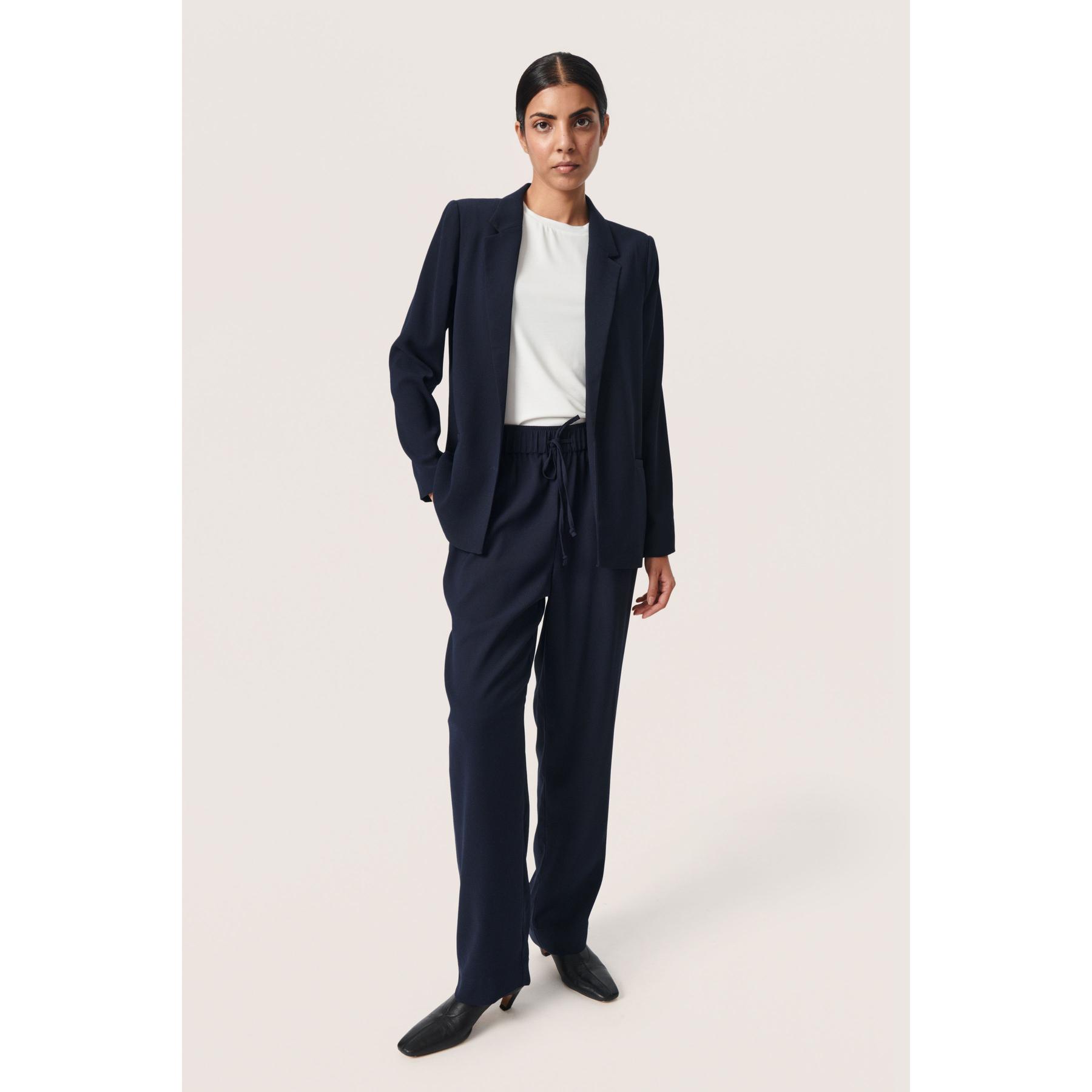 product/s/o/soaked-in-luxury_30405412-193924_3.jpg