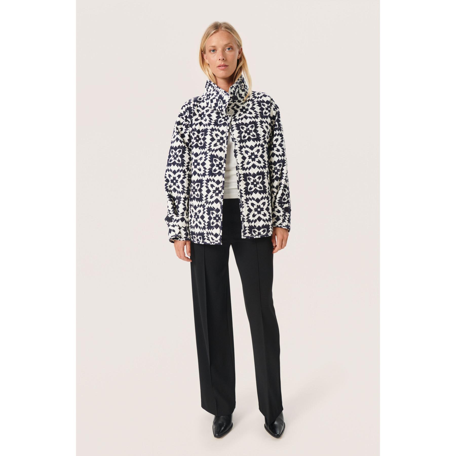 product/s/o/soaked-in-luxury_30407140-302588_4.jpg