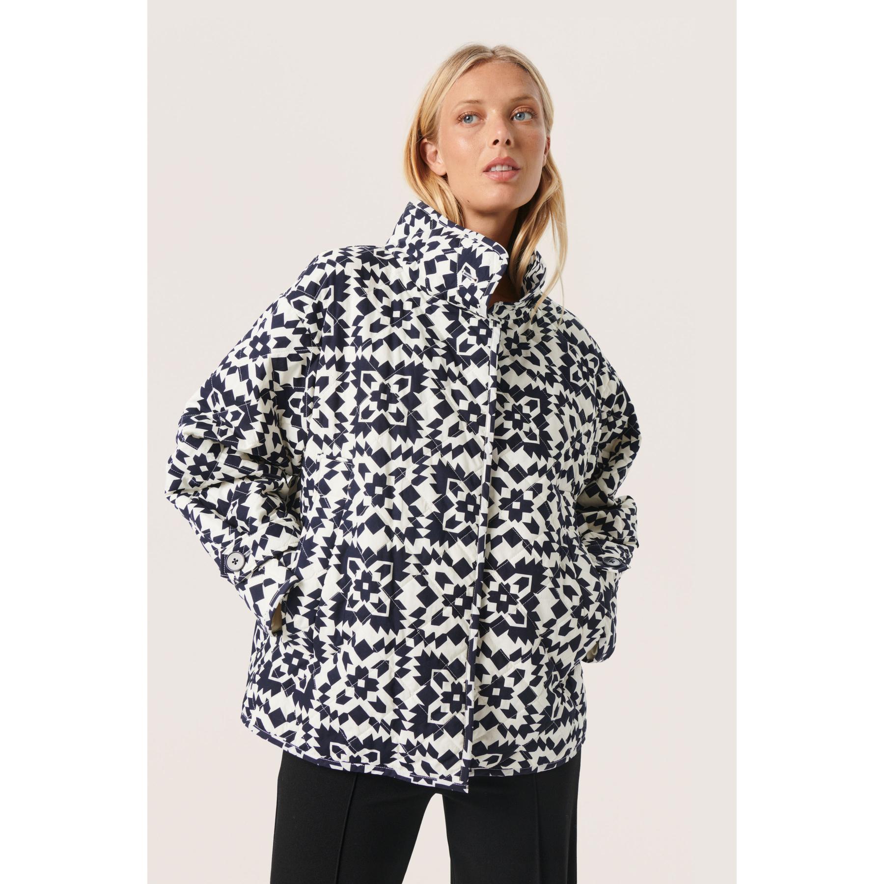 product/s/o/soaked-in-luxury_30407140-302588_6.jpg