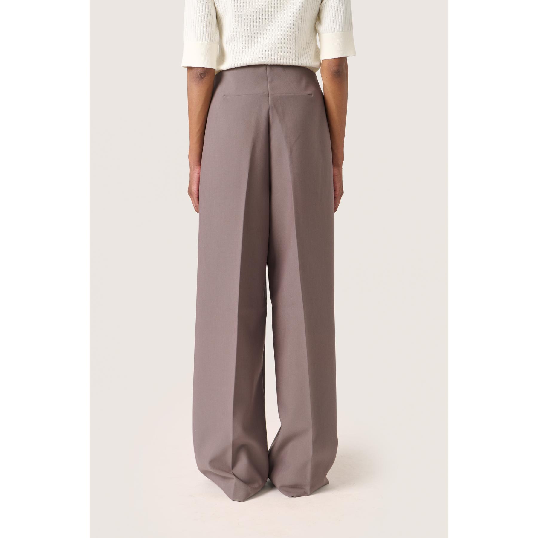 product/s/o/soaked-in-luxury_30407228-180403_3.jpg