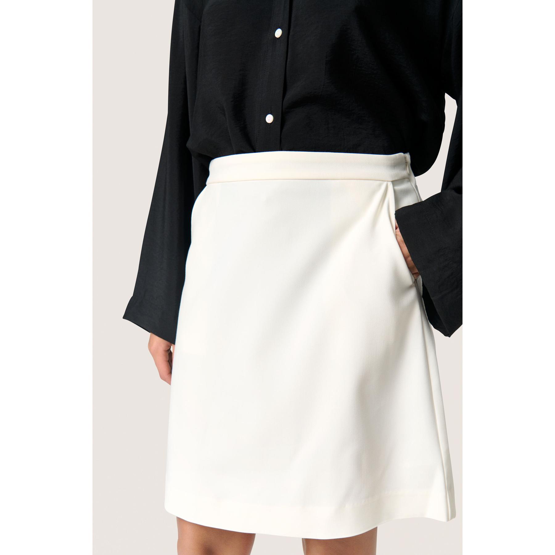 product/s/o/soaked-in-luxury_30407280-111001_0.jpg