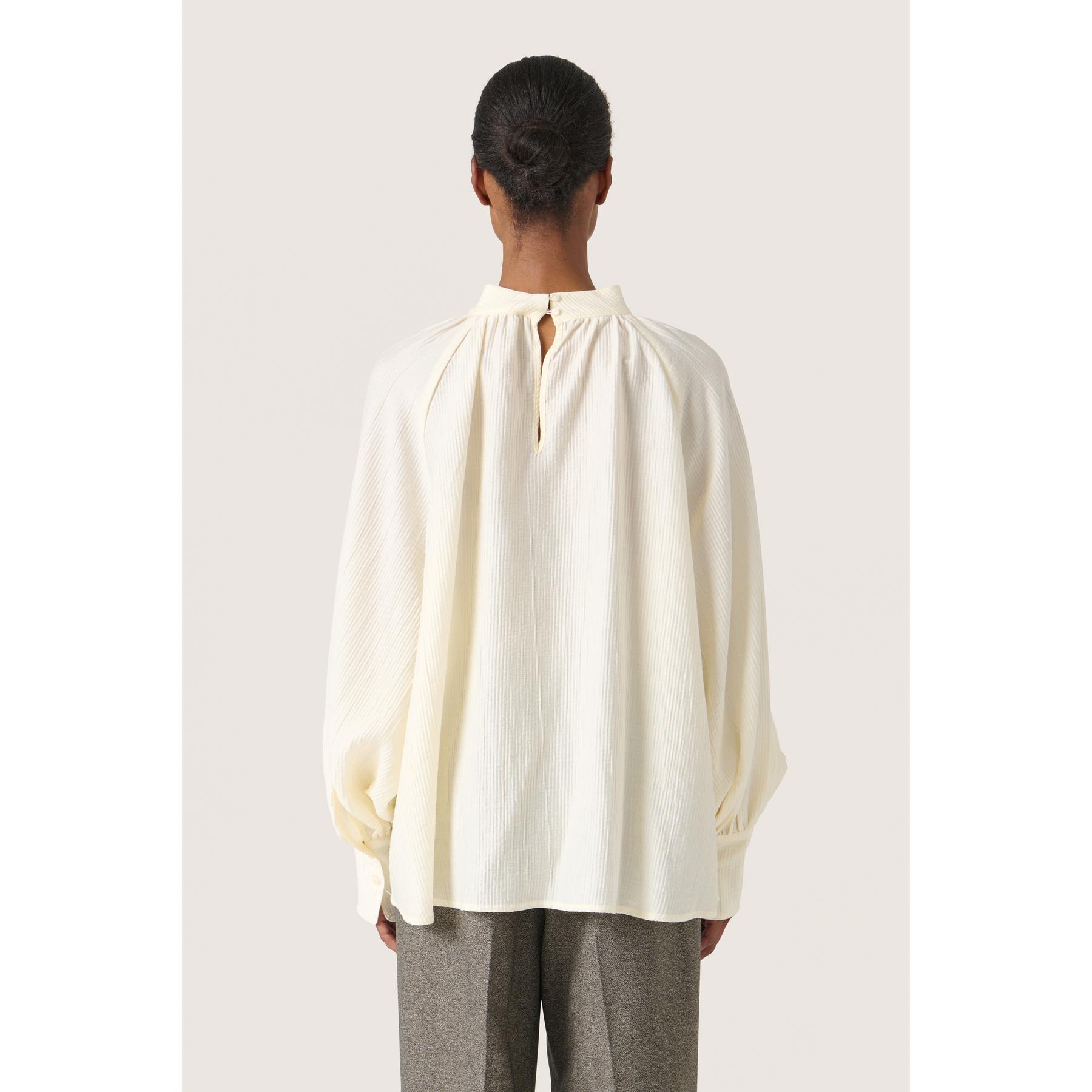 product/s/o/soaked-in-luxury_30407833-110701_6.jpg