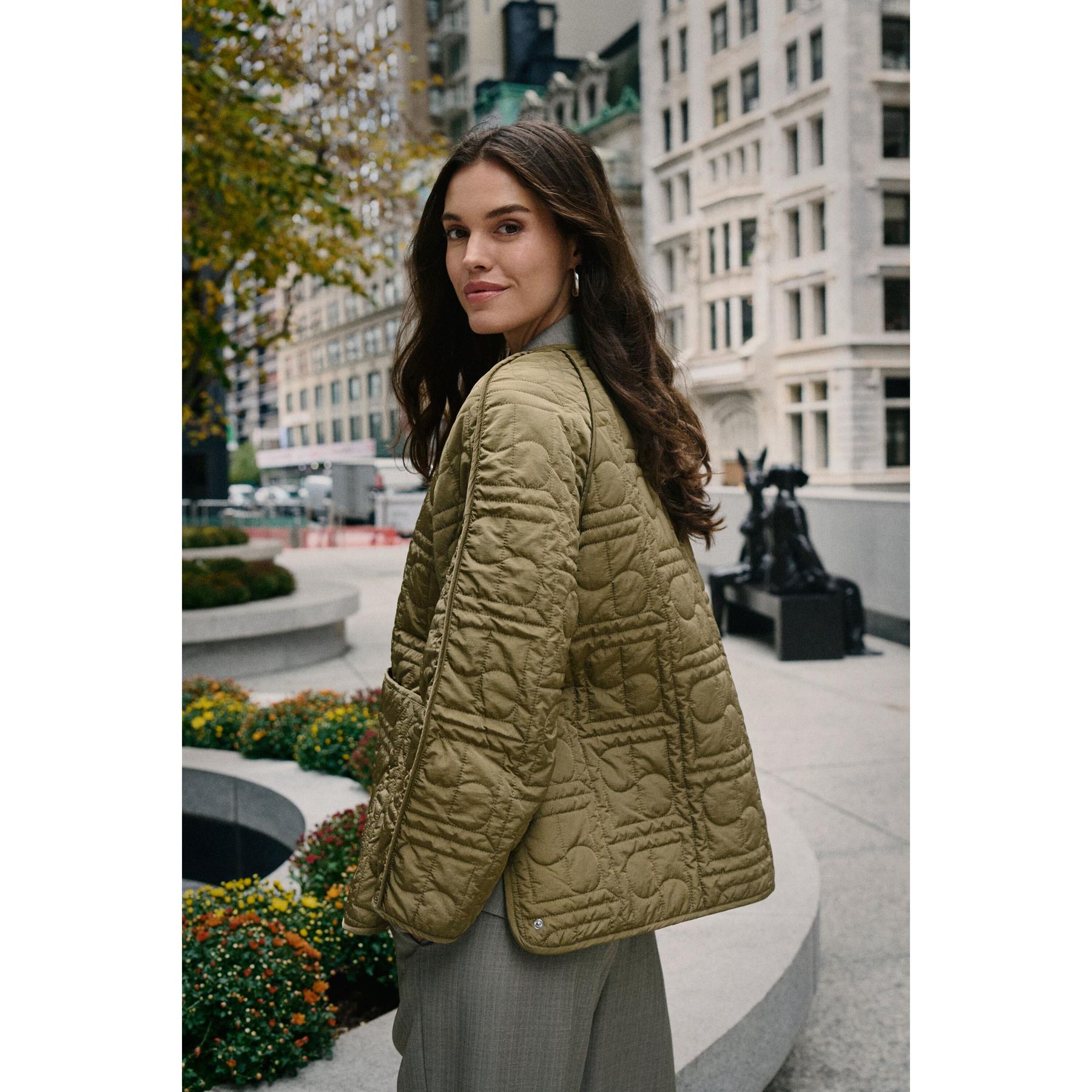 product/s/o/soaked-in-luxury_30407852-180617_10.jpg