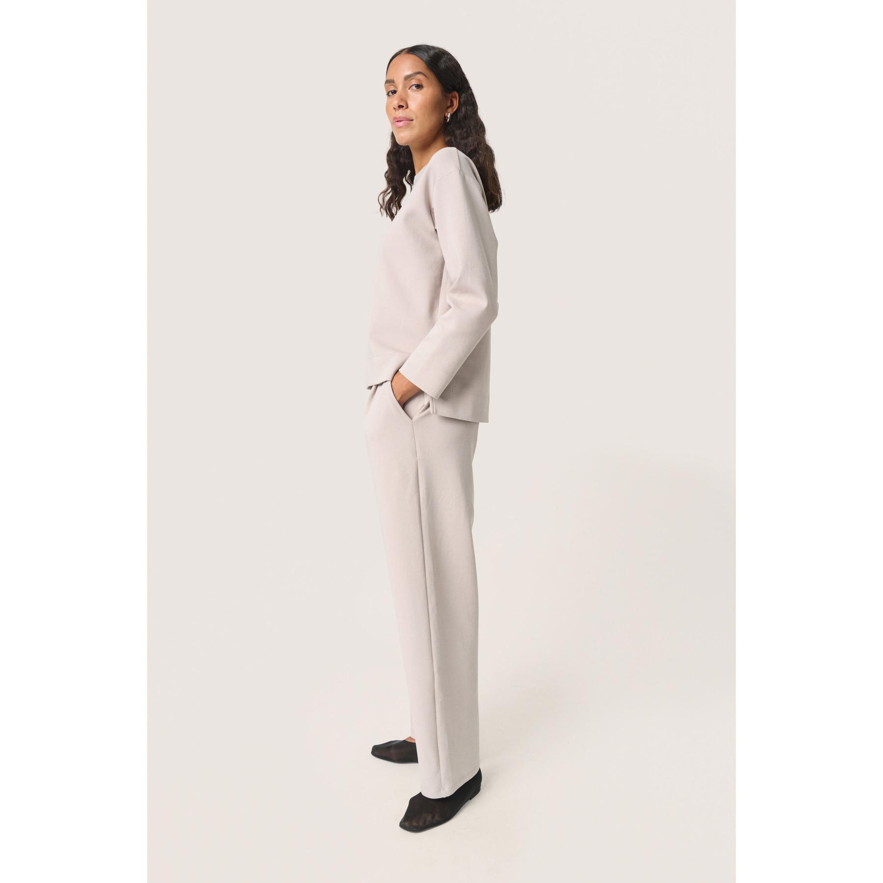 product/s/o/soaked-in-luxury_30407919-153800_4.jpg
