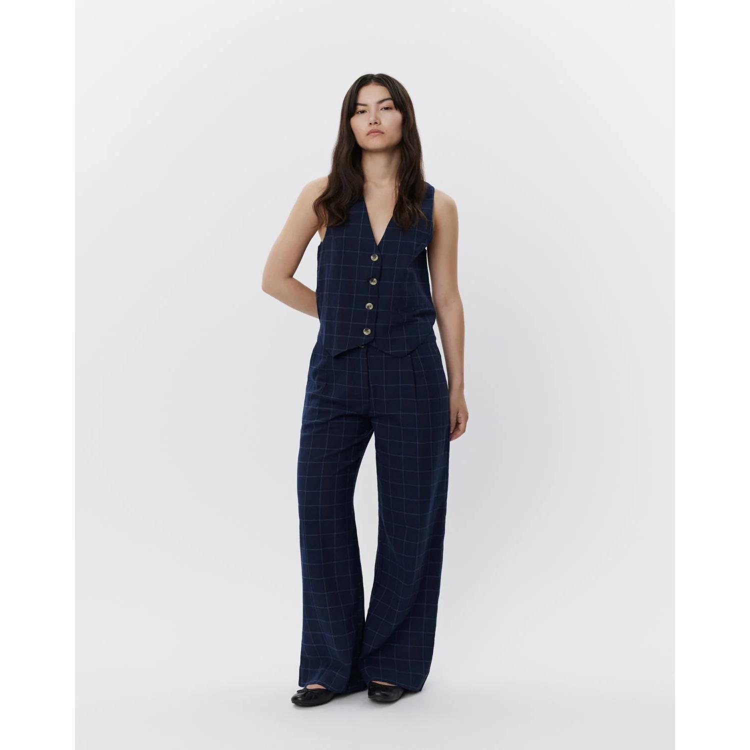 product/s/o/sofie-schnoor_s243141-5103_navy-check_3.jpg