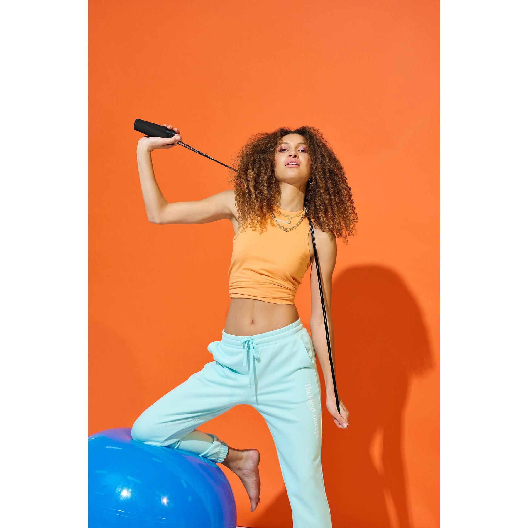 product/t/h/thejoggconcept_22800021-134809_plume_5.jpg