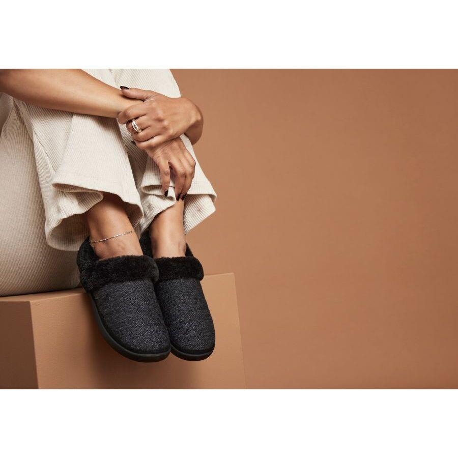 product/t/o/toms_10022625-001_black_3.jpg