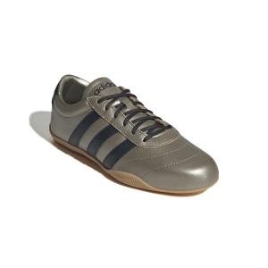 product/a/d/adidas-originals_jq9681_6_footwear_photography_front_lateral_top_view_white.jpg