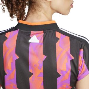 product/a/d/adidas_ix3517_8_apparel_on_model_detail_view_2_white.jpg