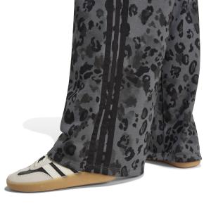 product/a/d/adidas_jm1839_6_apparel_on_model_detail_view_2_white.jpg