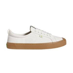 100103w40-baskets-cariuma-oca-canvas-gum-off-white