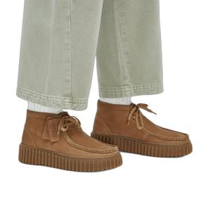 product/c/l/clarks_26179359_light-tan-nubuck_10.jpg