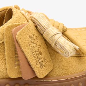 product/c/l/clarks_26181188_golden-tan-suede_7.jpg