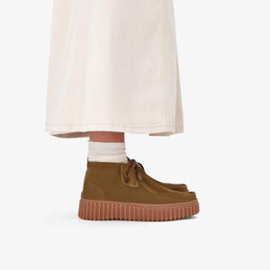 product/c/l/clarks_261838724025_olive-suede_8.jpg
