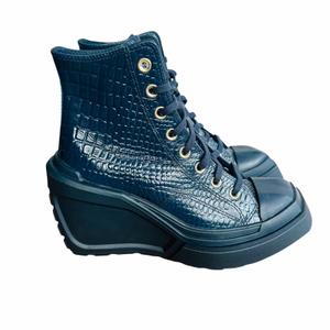 a10037c-bottines-en-cuir-femme-converse-chuck-70-de-luxe-bleu