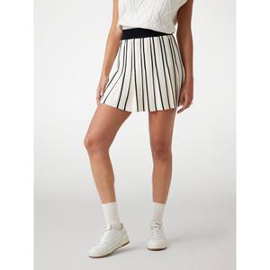 product/g/u/guess_v5gd00-z3d60-g1o6_dove-white_2.jpg