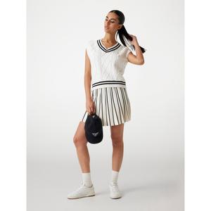 product/g/u/guess_v5gd00-z3d60-g1o6_dove-white_5.jpg