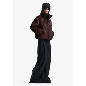 product/k/r/krakatau_qw531-712_burgundy_4.jpg