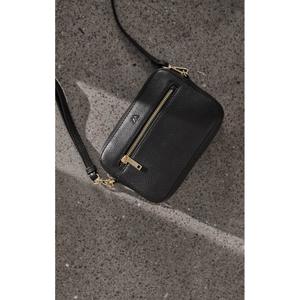 product/m/a/markberg_5878gra-102_black-w-gold_2.jpg