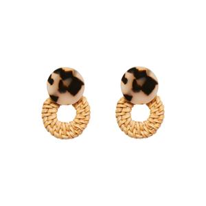 17135699-4150859-boucles-d-oreilles-femme-pieces-bree-white-smoke-nature-tu