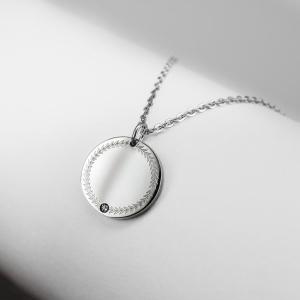 pt-pe-01-en-ss-xx-01-pendentif-piece-porte-bonheur-avec-zircone-femme-ponytail-co-steel-tu