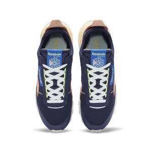 product/r/e/reebok-classics_fy7749_2_footwear_photography_top_portrait_view_white_000.jpg
