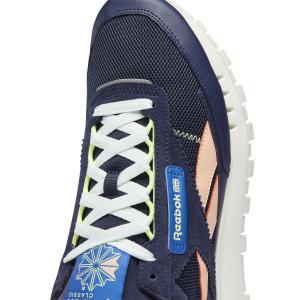 product/r/e/reebok-classics_fy7749_7_footwear_photography_detail_view_1_white_000.jpg