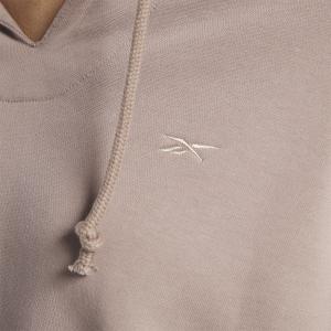 product/r/e/reebok_hs0397_6_apparel_on_model_detail_view_2_white.jpg