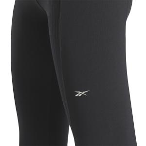 product/r/e/reebok_ht7839_5_apparel_on_model_detail_view_1_white.jpg
