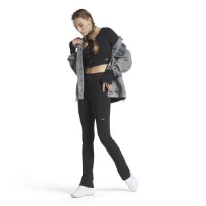 product/r/e/reebok_ht7840_4_apparel_on_model_side_view_white.jpg