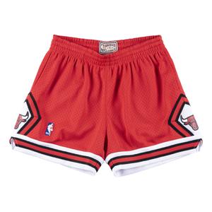 short-femme-chicago-bulls-jump-shot