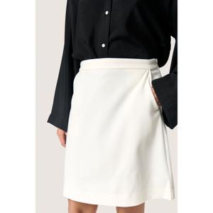 product/s/o/soaked-in-luxury_30407280-111001_0.jpg