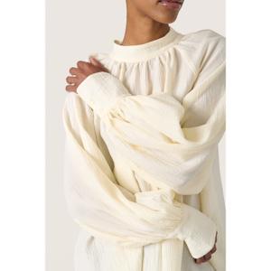 product/s/o/soaked-in-luxury_30407833-110701_3.jpg