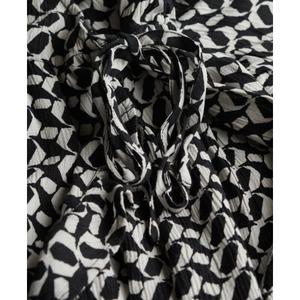 product/s/u/superdry_w8011877a-d4y_monochrome-geo-ronnie_6.jpg