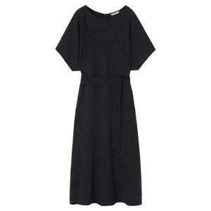 t2516-209b-781-robe-midi-aeree-en-tissu-froisse-femme-tatuum-lunizma-navy-blue